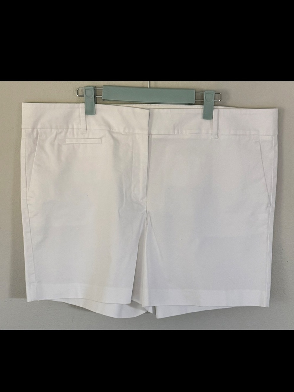 Ann Taylor Classic Women's Chino White Shorts Size 16 Golf Tennis